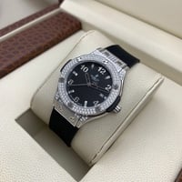 ساعة هوبلت كريستال