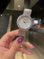 ساعة ديور الانيقة