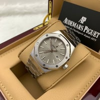 ساعة اوديمار بيغيه.