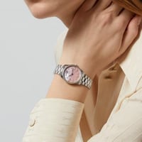 ساعة G-Timeless من قوتشي للنساء