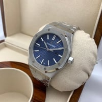 ساعة اوديمار بيغيه.