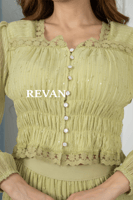 طقم أنيق من قطعتين لإطلالة مميزة