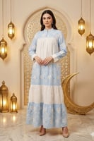 جلابية رمضانية بتطريز ناعم وقصة طبقات من ريڤــان