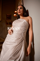 فستان سهرة بكتف واحد وطيات ملتفة مع لمسة كريستالية