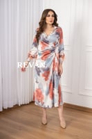 فستان بلمسات فنية أنيقة