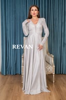 فستان سهرة فخم بقصة واسعة