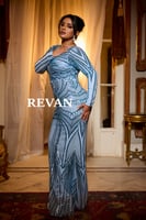 فستان سهرة مطرز بنقشة بأكمام طويلة