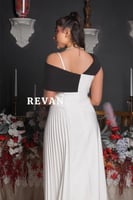 فستان سهرة فاخر بلمسة أنثوية كلاسيكية