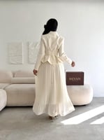 طقم عيد فاخر بتطريز أنيق وقصة راقية من ريڤــان