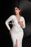 فستان أنيق بتصميم ملتف ورقبة مرصعة بالكريستال