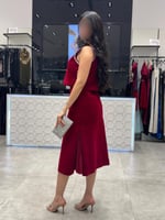 طقم سهرة مخمل ميدي مزين بالكريستال من ريڤــان