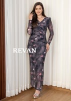 فستان طويل بتصميم أنثوي ولمسات جذابة