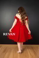 فستان شمواه مرصع باللول على الصدر