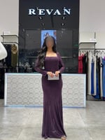 فستان سهرة فاخر بتطريز راقٍ وقصة أنثوية جذابة من ر...