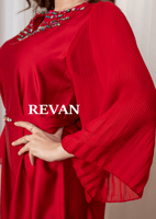 فستان ملكي بتصميم أنيق ولمسات فاخرة