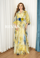 فستان ملكي بتصميم فاخر ولمسات راقية