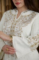 جلابية رمضانية مطرزة بتفاصيل ناعمة من ريڤــان