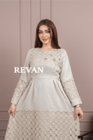 جلابية بتصميم كلاسيكي مع لمسات دانتيل راقية