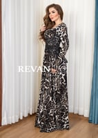 فستان سهرة بنقشة جريئة وتصميم أنيق