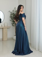 فستان سهرة بلمسة أنوثة