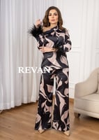 طقم راقٍ بتصميم عصري ولمسات فاخرة