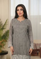 جلابية رمضانية بتطريز ناعم وقصة مريحة من ريڤــان