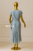 فستان بتصميم كروس أنيق