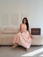 فستان عيد ميدي مزخرف بالورود من ريڤــان