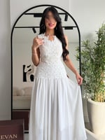 فستان عيد ميدي بدانتيل ناعم وقصة انسيابية من ريڤــ...