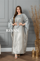 جلابية أنيقة بتصميم واسع ولمسات تطريز راقية