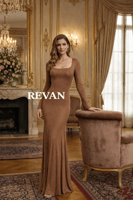 فستان سهرة نعومة أنثوية بتفاصيل مطرزة من ريڤــان