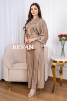 طقم ستان ملكي بتطريز ناعم ولمسة فاخرة