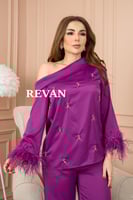 طقم مكون من بلوزة بنطلون بتصميم عصري فريد