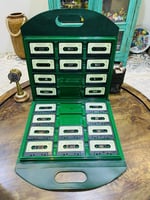 من النوادر؛ شنطة بداخلها أشرطة كاسيت للقرآن كامل ب...