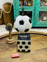 من البنود المميزة؛ راديو على شكل كورة بأربع ألوان...