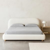 سرير سيمبل منجد بقماش كتان بلون أوف وايت