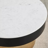 طاولة قهوة فيلنورا بسطح من الرخام الأصلي ابيض بقاع...