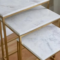 طقم طاولات متداخلة من 3 قطع بسطح من الرخام الأصلي...