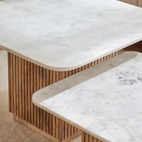 طاولة قهوة مينزيلا مربعة من قطعتين بسطح من الرخام...