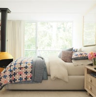 سرير كاميليا منجد بقماش شانيل بيج فاخر