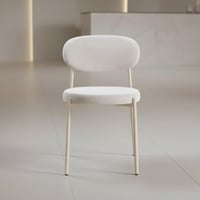 طاولة طعام بيانكا خشب بيج مع 6 كراسي قماش كريمي بأ...