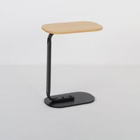 طاولة خدمة جيمي سطح خشب بيج و قاعدة معدن اسود متعد...