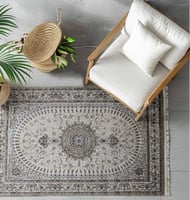 سجادة نيوفا من هياف بتصميم ذات نقوشات راقية