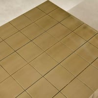 طاولة قهوة تيرفينا مربعة بطلاء نحاس خامة فرعية خشب...