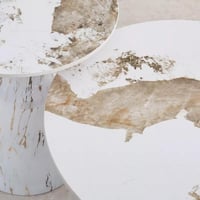 طقم طاولات قهوة كالفييرا بسطح حجر ملبد و قاعدة معد...