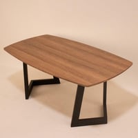 طاولة قهوة ديمورا خشب بقواعد معدن مقاس 110x45x60 س...