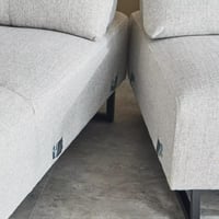 كنبة زاوية زين يسار قماش لون كريمي بظهر قابل للتعد...