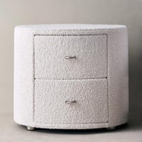 كومودينو منجدة بدرجين من دونا برنارد