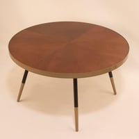 طاولة قهوة أرورا خشب بأرجل معدنية لون بني مقاس 81x...