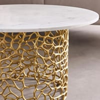 طاولة قهوة ريلڤيسّا بسطح من الرخام الأصلي لون ابيض...